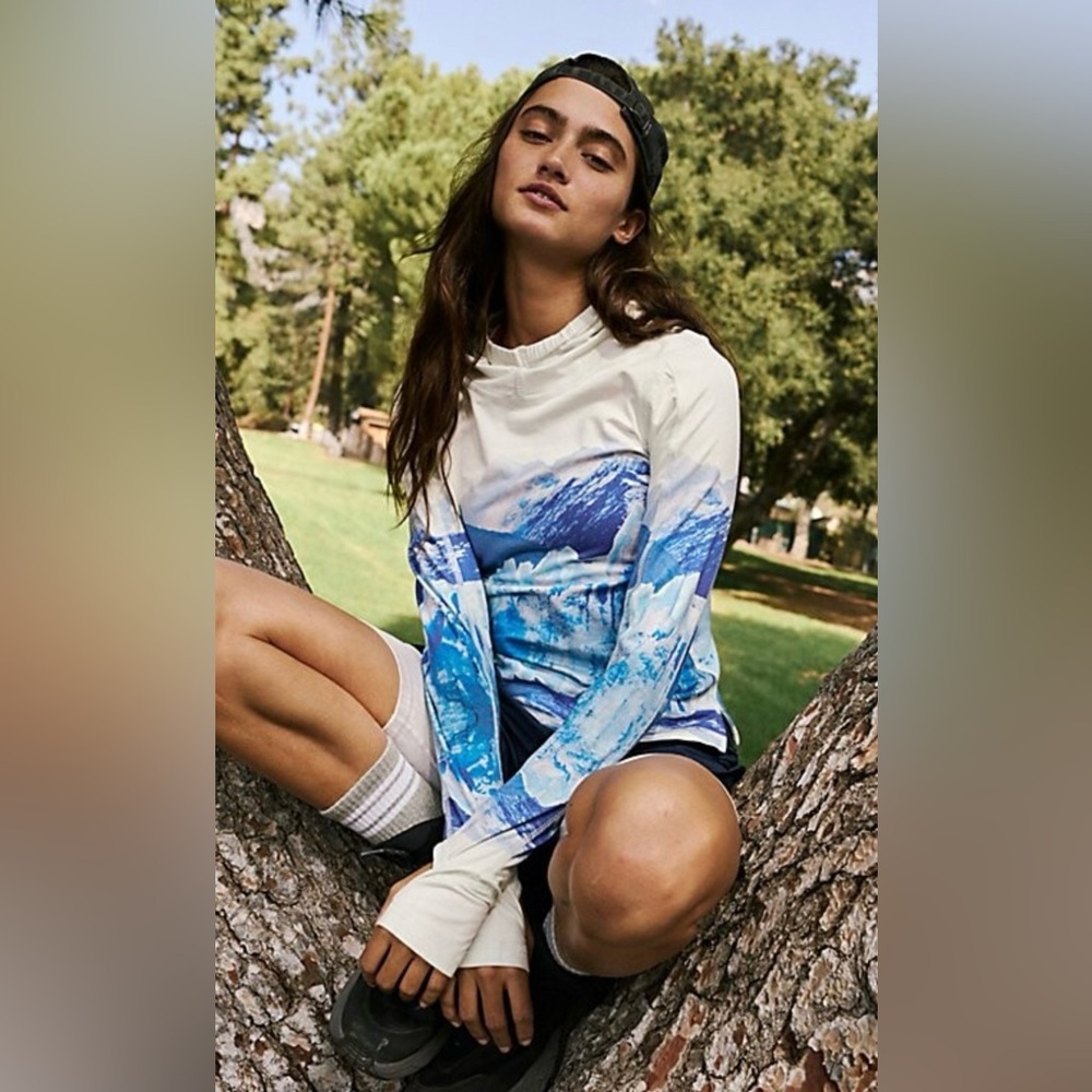 FP Movement by Free People Blue and White Long Sleeve Tee - Picture 4 of 7
